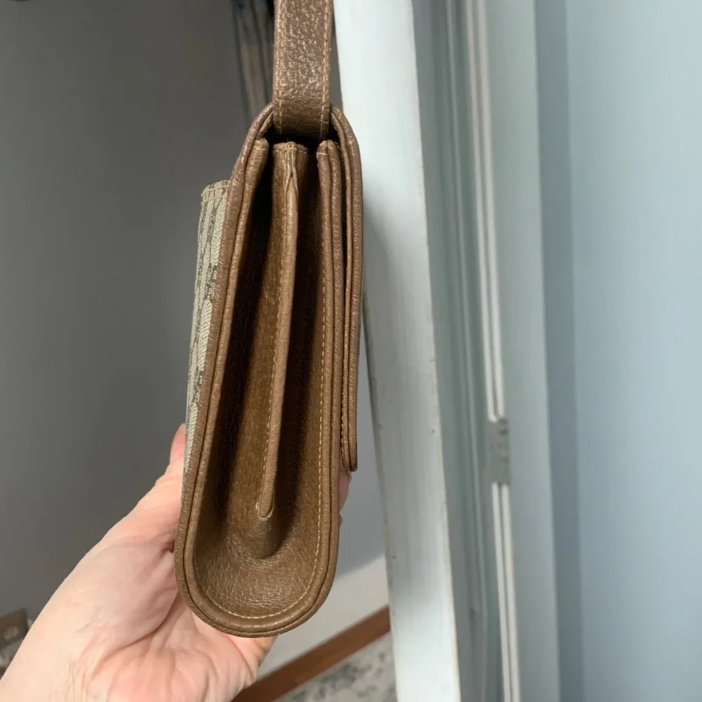 Authentic vintage Gucci brown signature crossbody, shoulder bag, and Cluch - Image 5