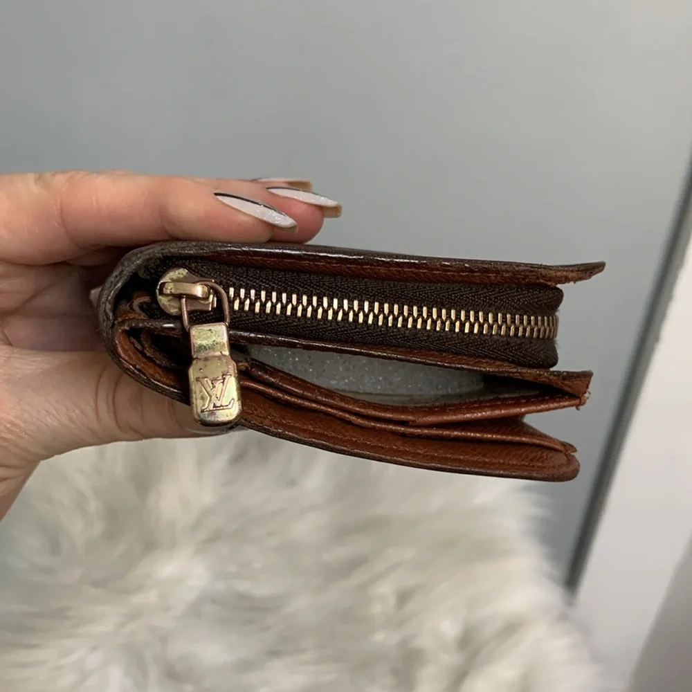 1999 authentic Louis Vuitton compact zippy wallet - Image 3