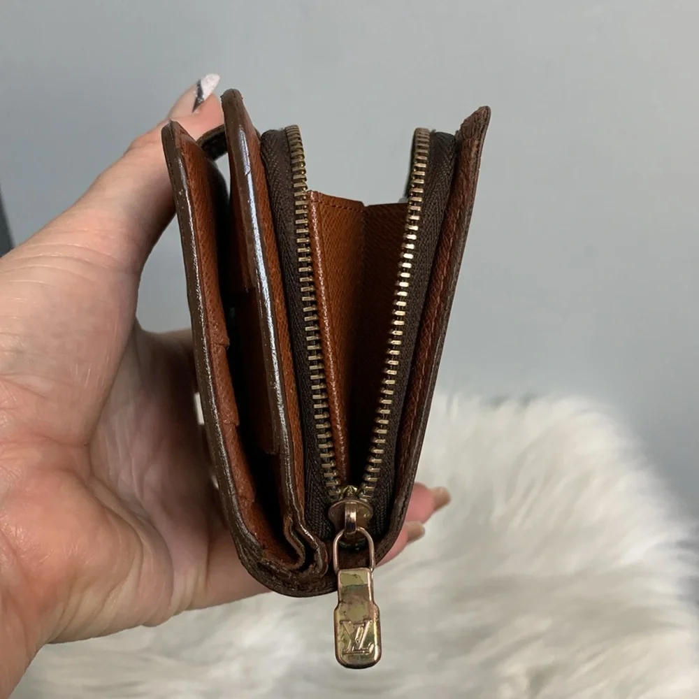 1999 authentic Louis Vuitton compact zippy wallet - Image 5