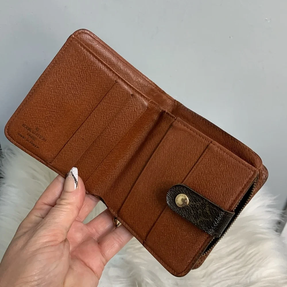 1999 authentic Louis Vuitton compact zippy wallet - Image 11