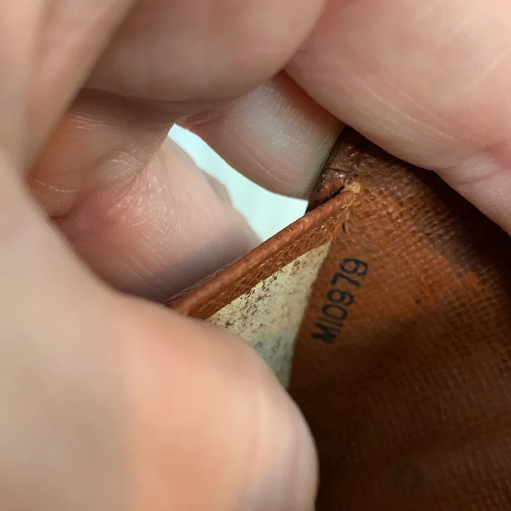 1999 authentic Louis Vuitton compact zippy wallet - Image 13