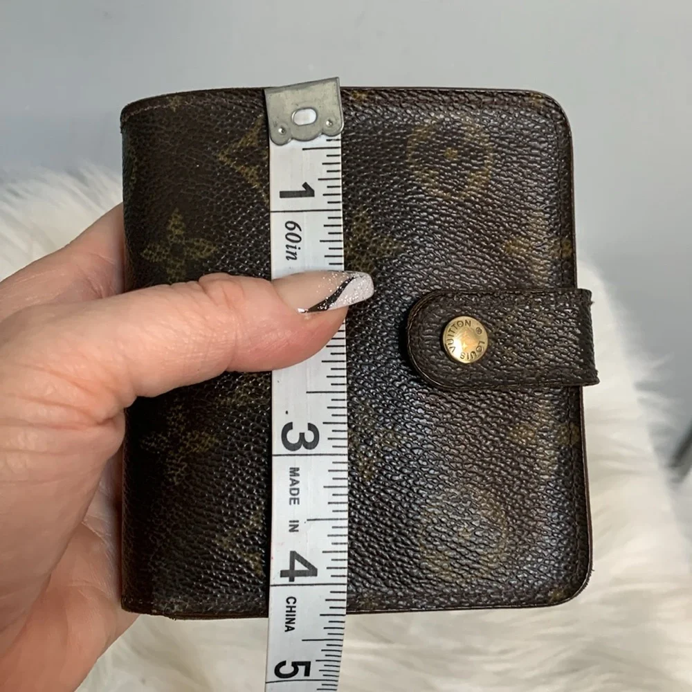 1999 authentic Louis Vuitton compact zippy wallet - Image 15