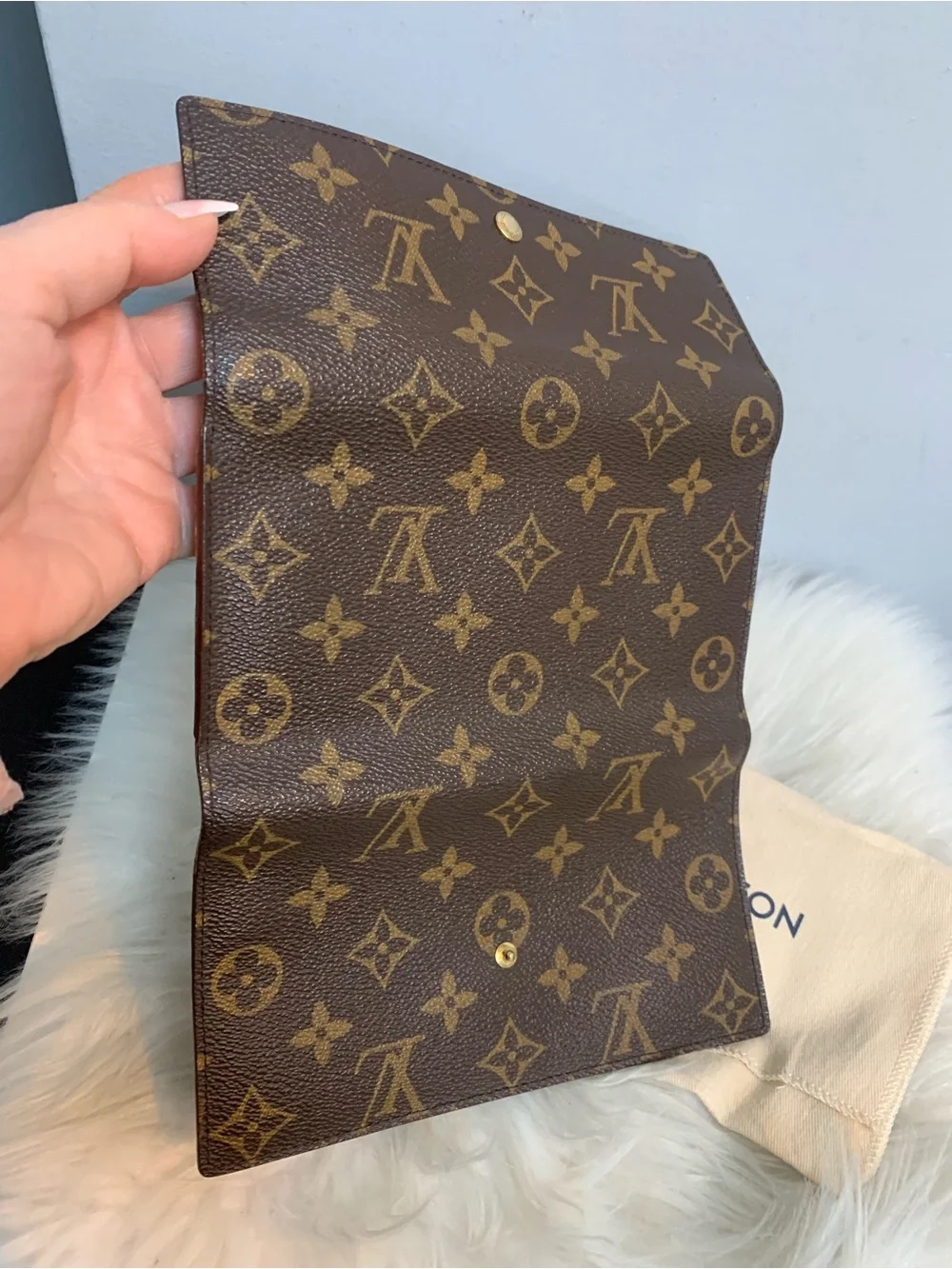 1997 authentic Louis Vuitton International wallet w dustbag - Image 7