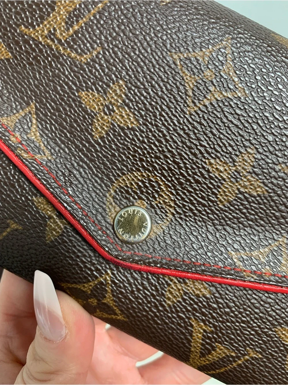 2016 Louis Vuitton Red Retiro and monogram v flap wallet - Image 16