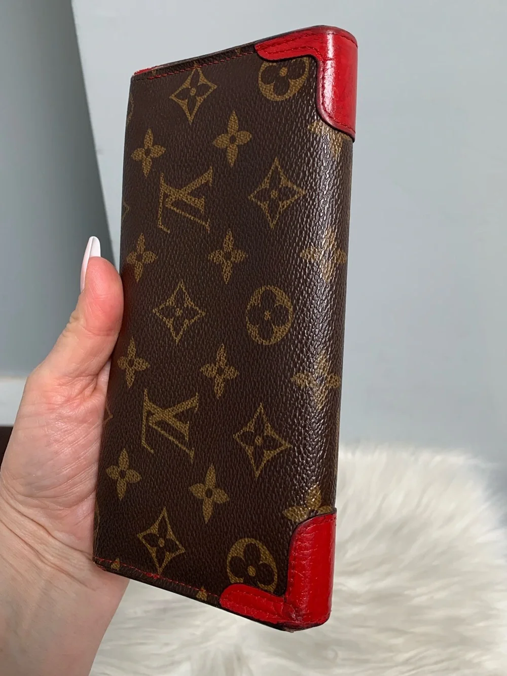 2016 Louis Vuitton Red Retiro and monogram v flap wallet - Image 5