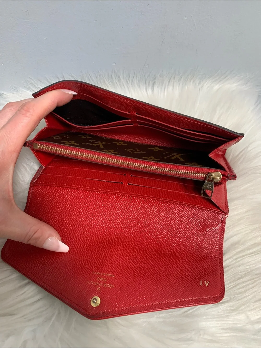 2016 Louis Vuitton Red Retiro and monogram v flap wallet - Image 11