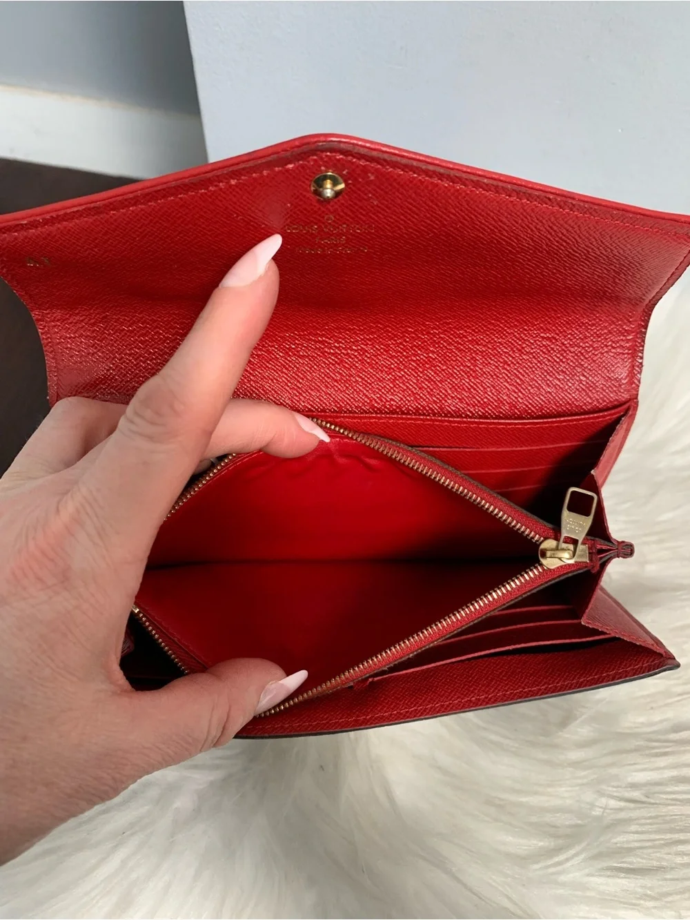 2016 Louis Vuitton Red Retiro and monogram v flap wallet - Image 13