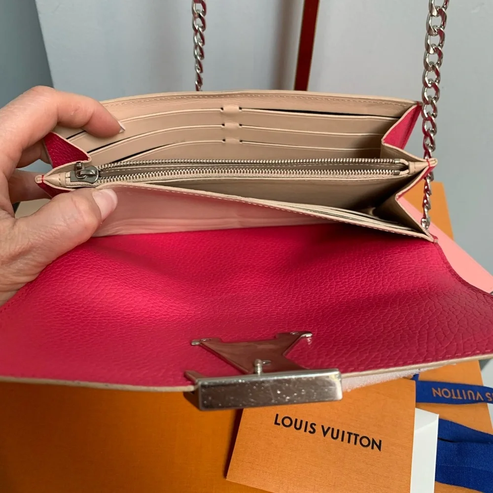 2016 authentic Louis Vuitton fuscia Capucines Taurillon leather wallet - Image 10