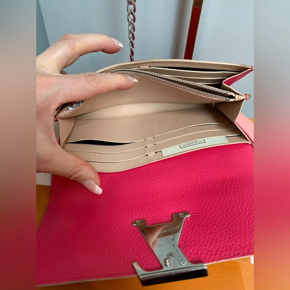 2016 authentic Louis Vuitton fuscia Capucines Taurillon leather wallet - Image 13