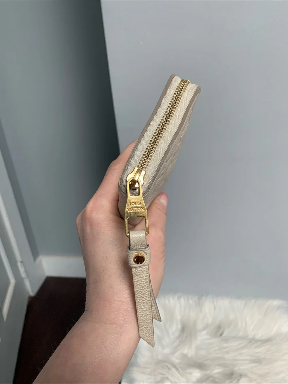 2011 authentic Louis Vuitton off-white Empriente leather large zippy wallet - Image 4