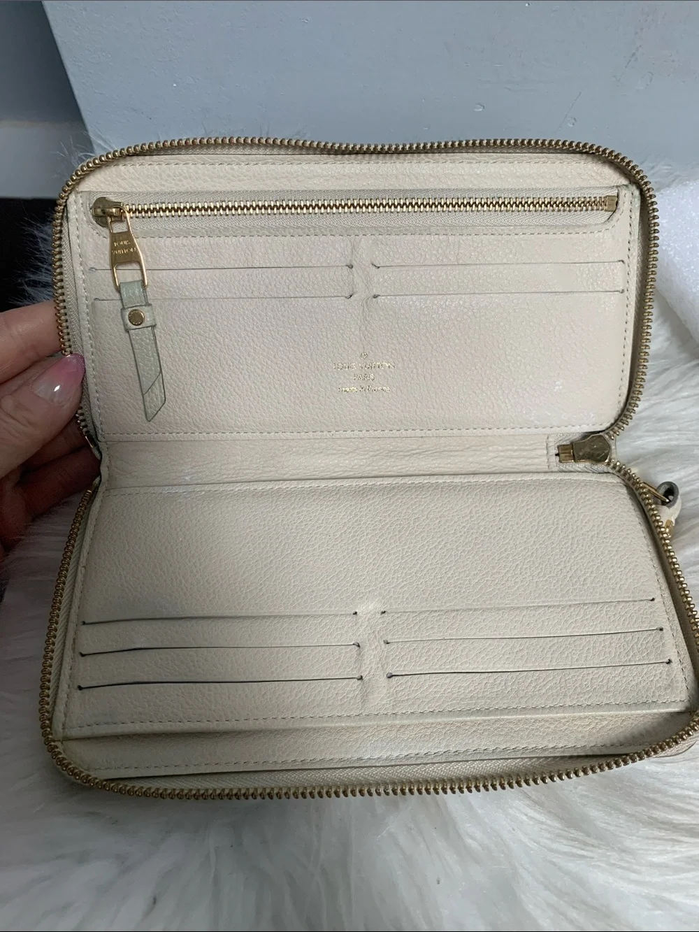 2011 authentic Louis Vuitton off-white Empriente leather large zippy wallet - Image 10