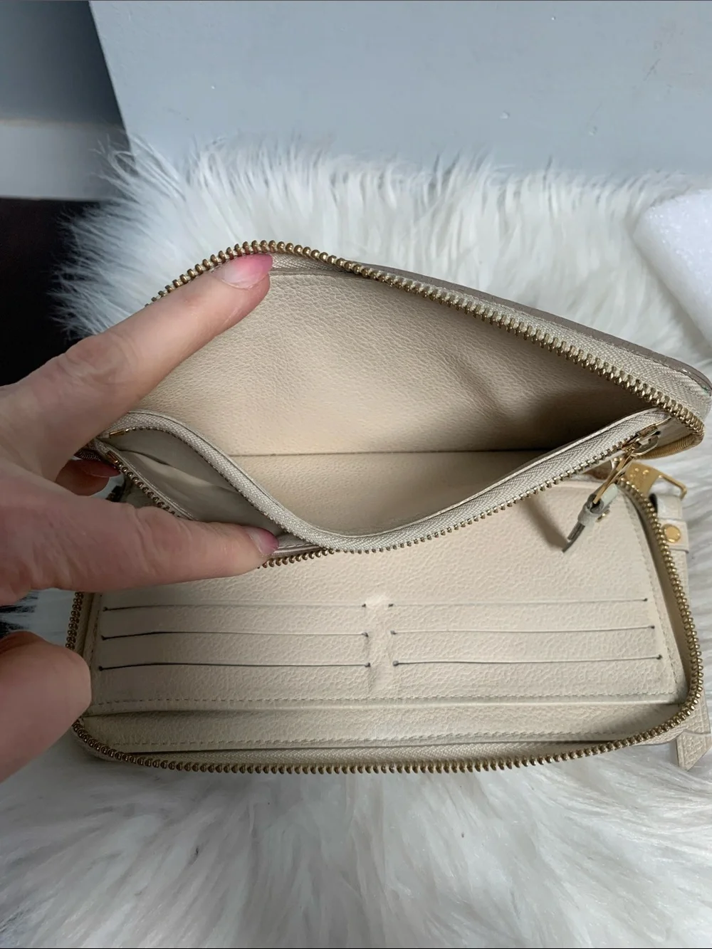 2011 authentic Louis Vuitton off-white Empriente leather large zippy wallet - Image 11