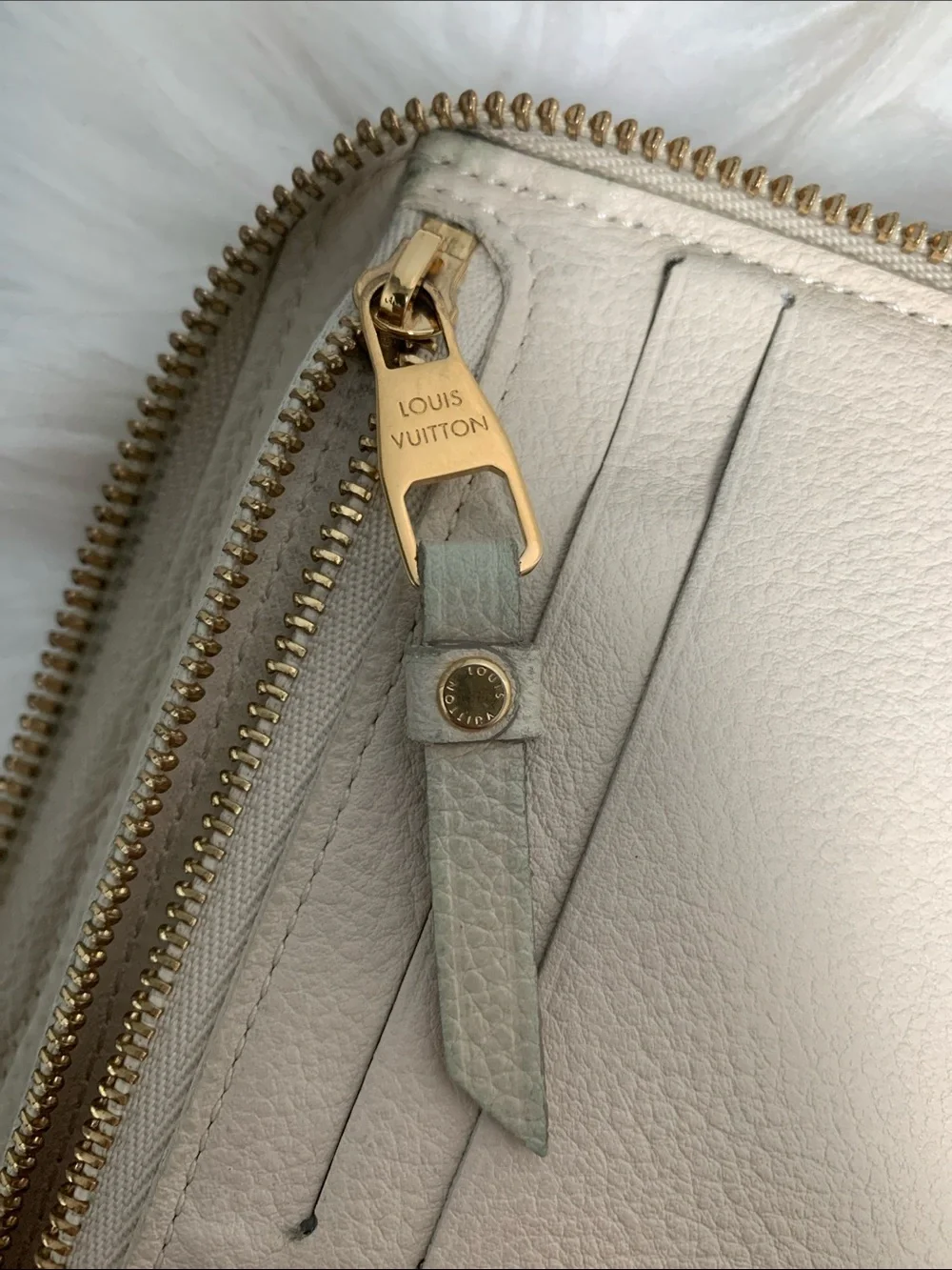 2011 authentic Louis Vuitton off-white Empriente leather large zippy wallet - Image 15