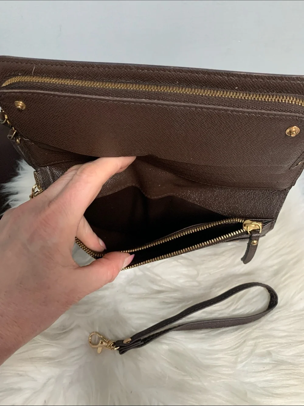 2009 authentic Louis Vuitton Insolite wristlet in Damier Ebene - Image 11