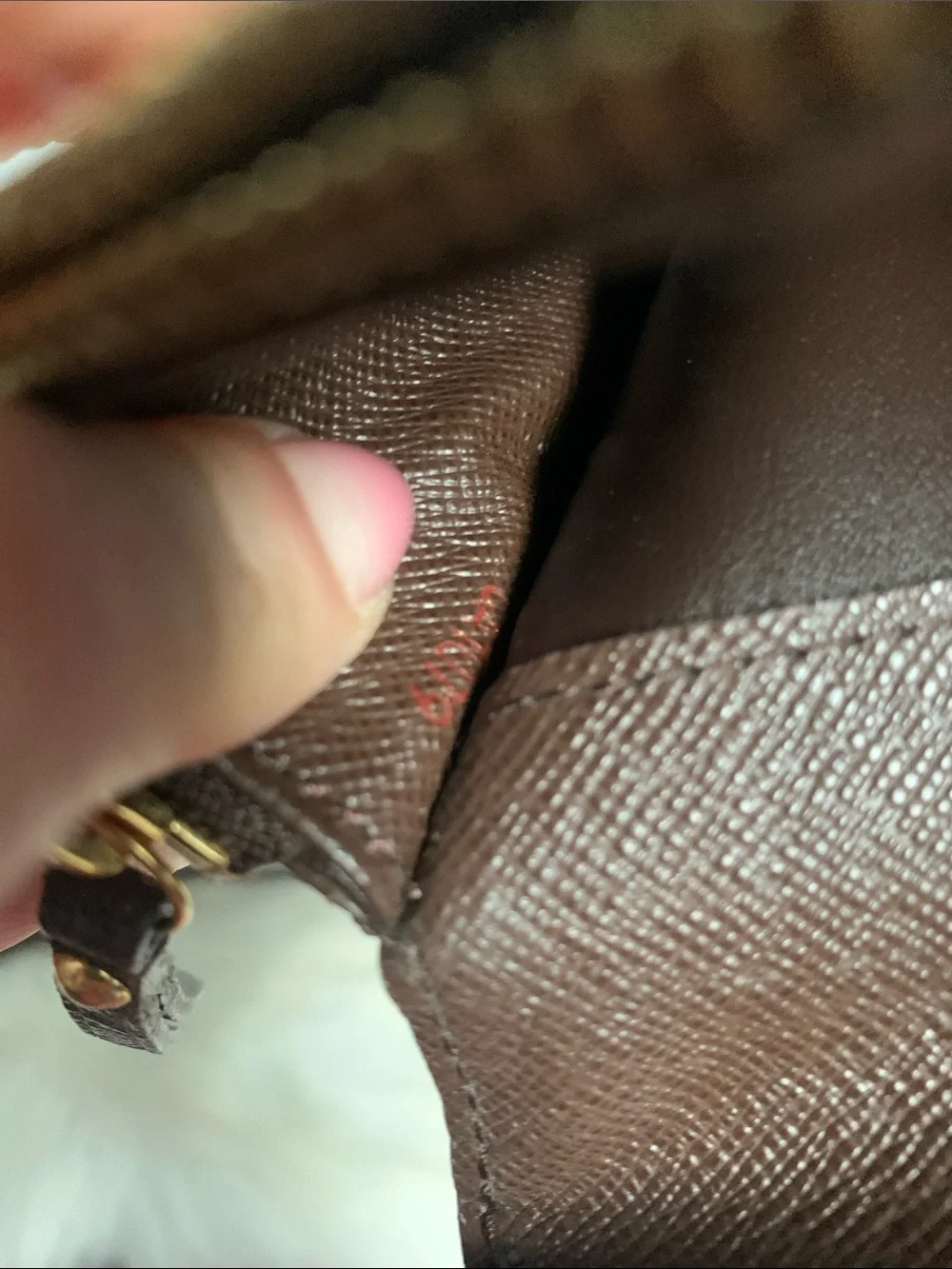 2009 authentic Louis Vuitton Insolite wristlet in Damier Ebene - Image 16