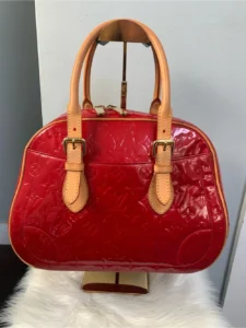 2007 authentic Louis Vuitton Summit Drive red vernis leather handbag