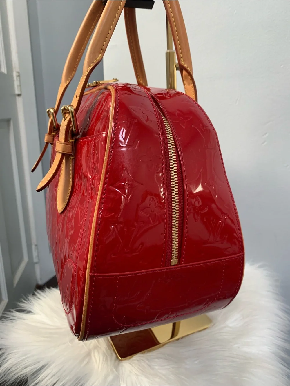 2007 authentic Louis Vuitton Summit Drive red vernis leather handbag - Image 8