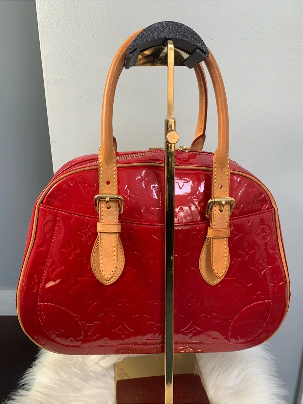 2007 authentic Louis Vuitton Summit Drive red vernis leather handbag - Image 2