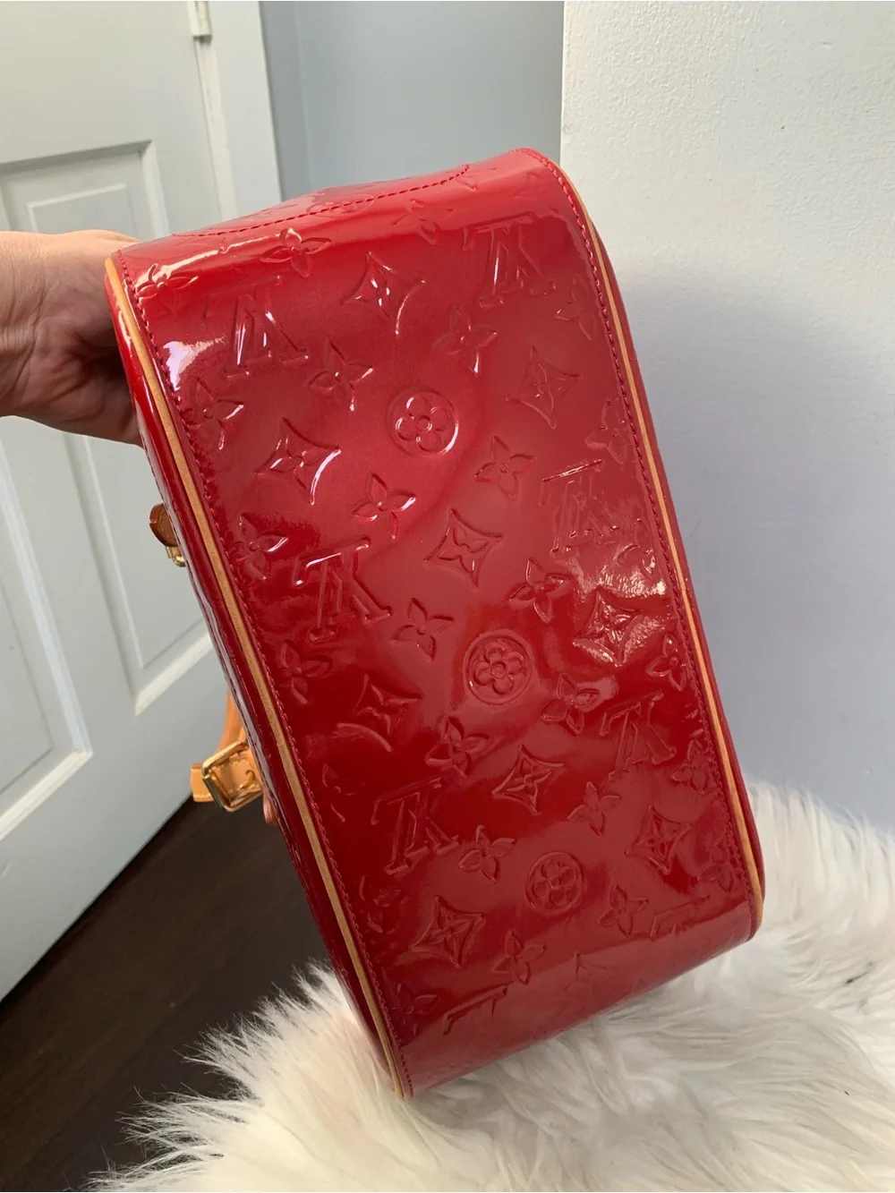 2007 authentic Louis Vuitton Summit Drive red vernis leather handbag - Image 10