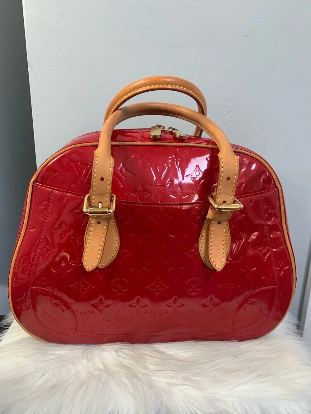 2007 authentic Louis Vuitton Summit Drive red vernis leather handbag - Image 4