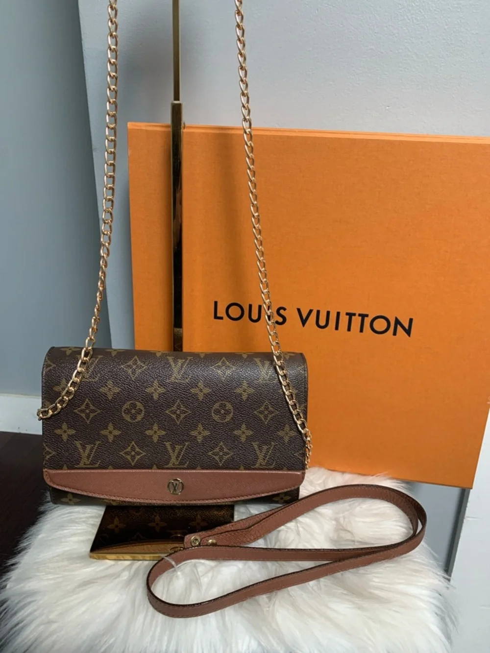 1997 authentic Louis Vuitton Bordeaux 23 crossbody or shoulder bag - Image 4