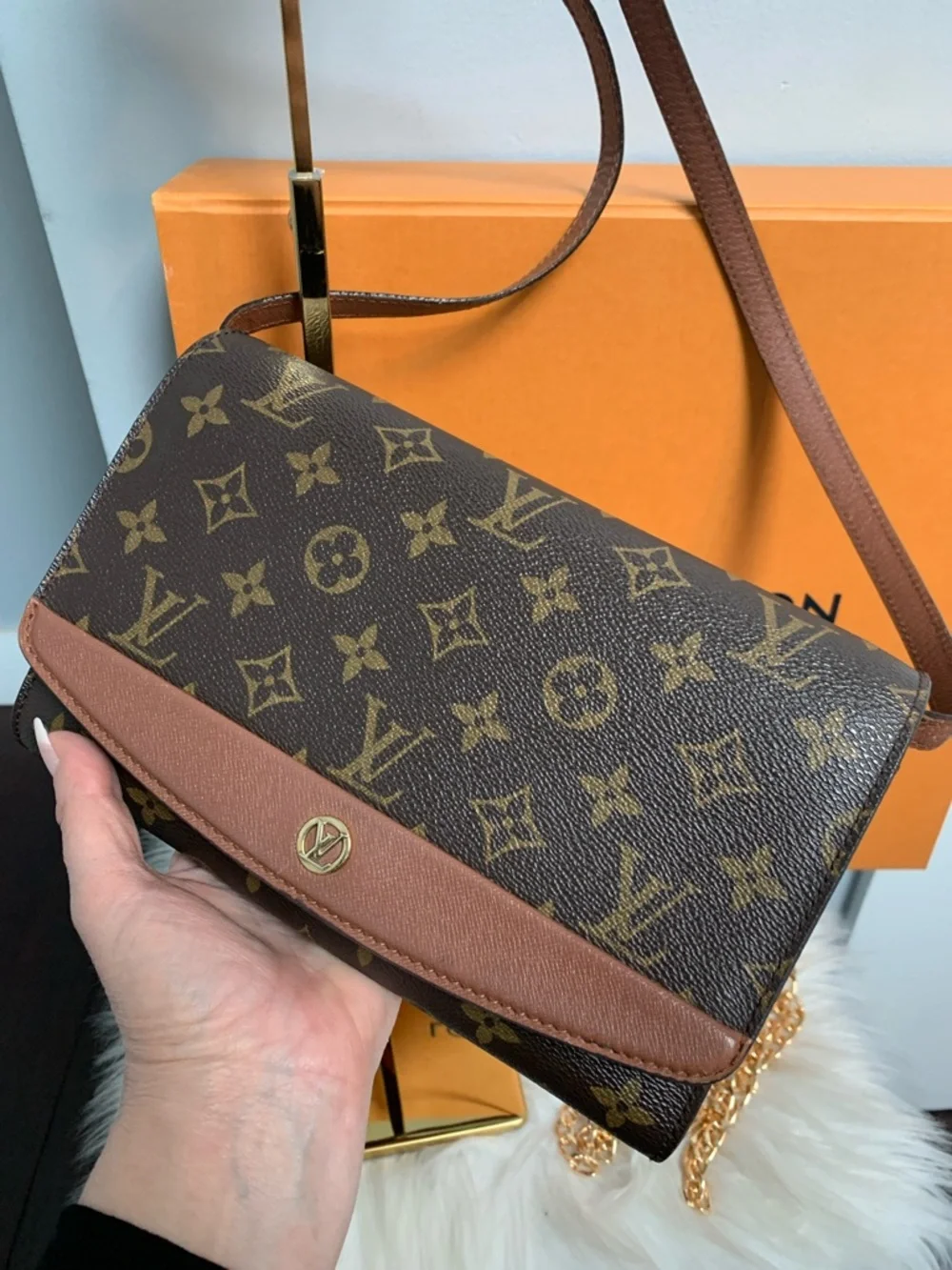 1997 authentic Louis Vuitton Bordeaux 23 crossbody or shoulder bag - Image 5