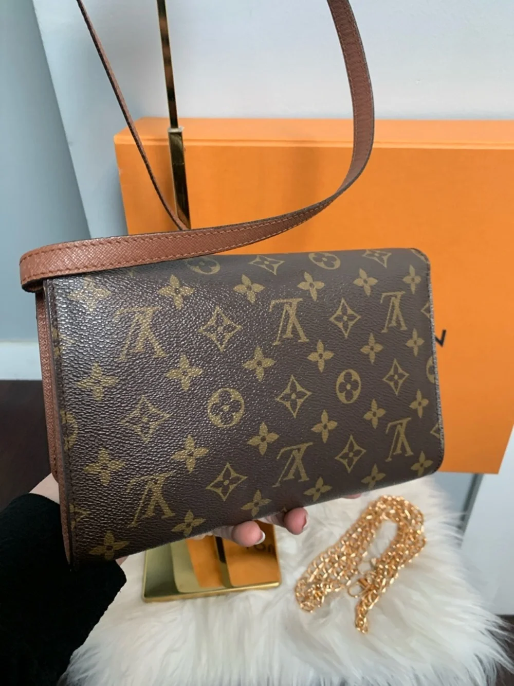 1997 authentic Louis Vuitton Bordeaux 23 crossbody or shoulder bag - Image 7