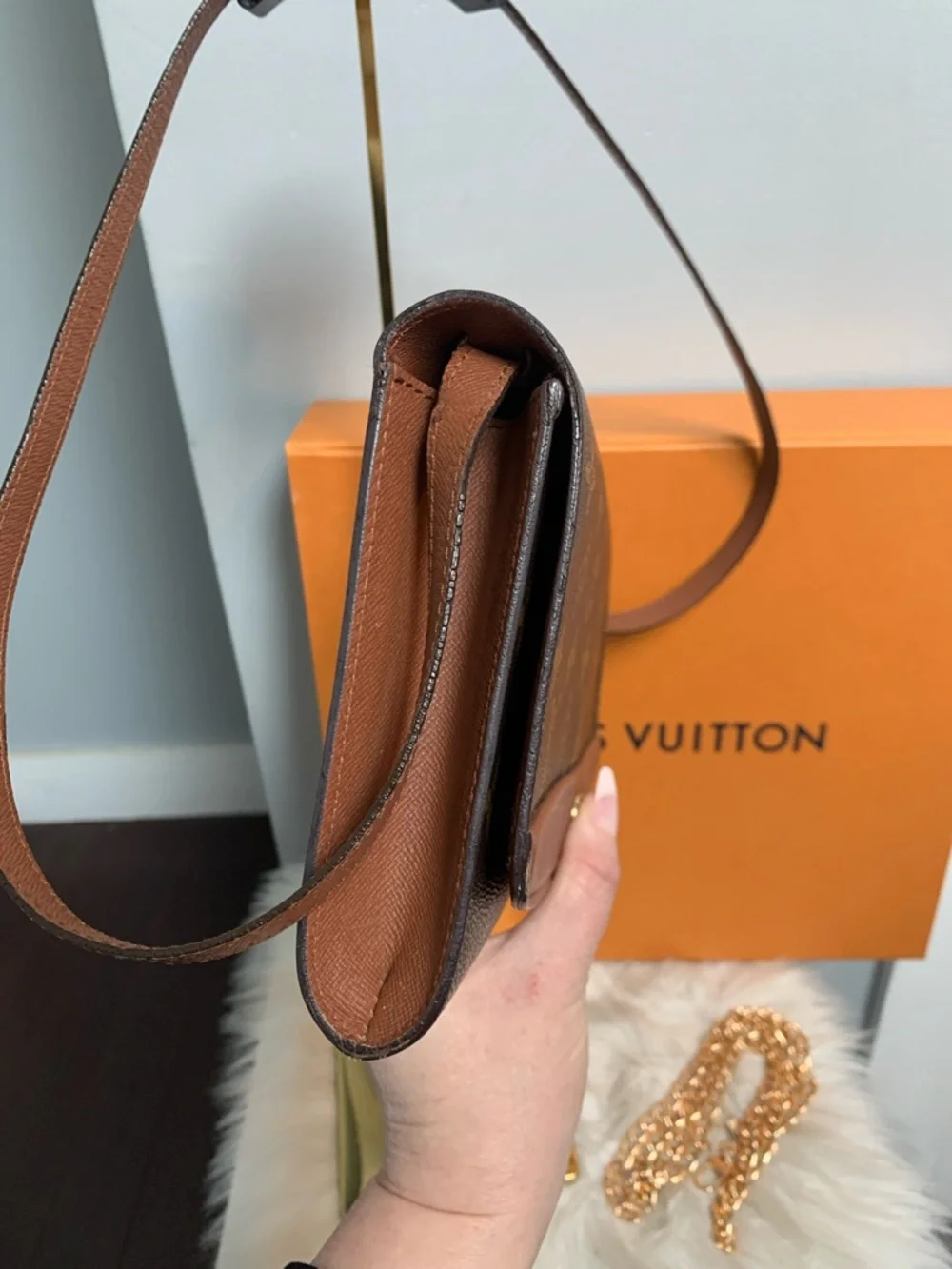 1997 authentic Louis Vuitton Bordeaux 23 crossbody or shoulder bag - Image 9