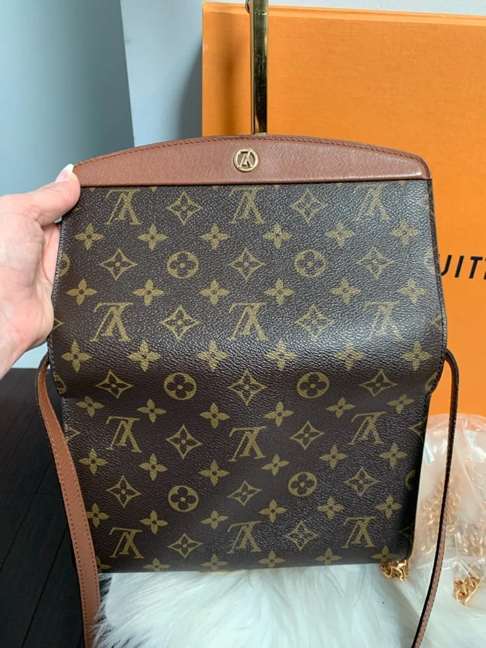 1997 authentic Louis Vuitton Bordeaux 23 crossbody or shoulder bag - Image 10