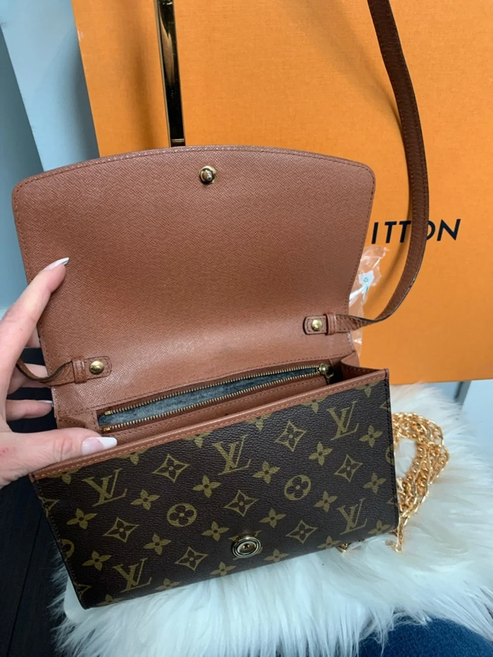 1997 authentic Louis Vuitton Bordeaux 23 crossbody or shoulder bag - Image 11