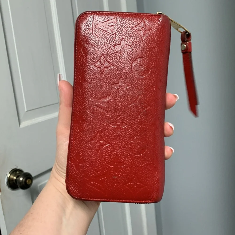 2015 authentic Louis Vuitton red empreinte leather zippy - Image 4