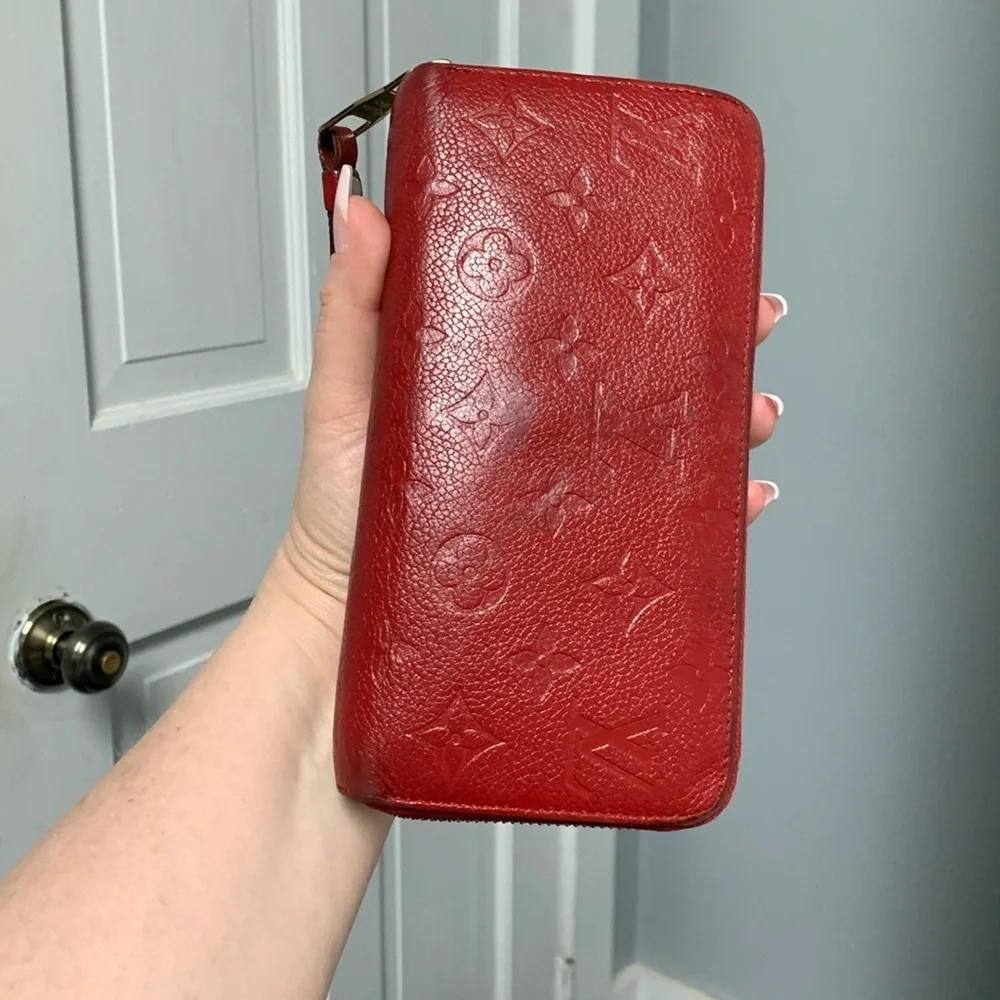 2015 authentic Louis Vuitton red empreinte leather zippy - Image 5