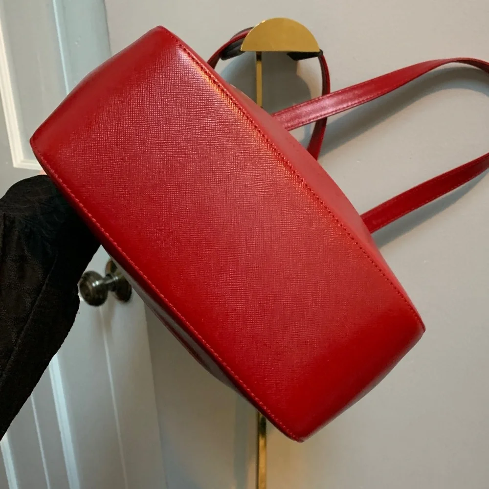 Authentic Burberry vintage Haymarket Check and red leather shoulder bag. - Image 9