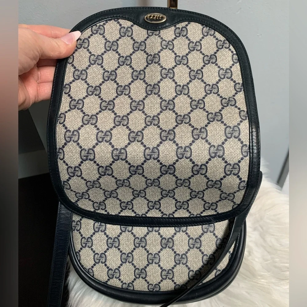 Authentic Gucci vintage navy blue saddle shape crossbody - Image 7