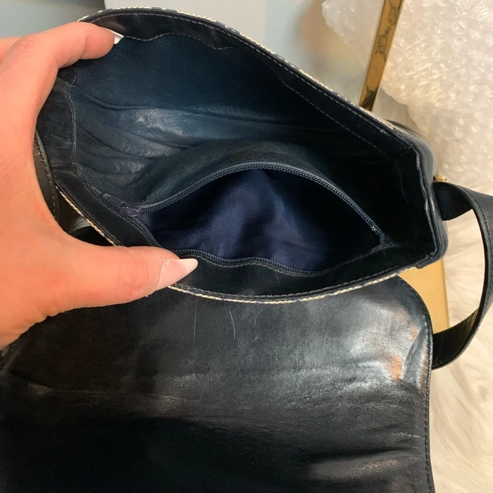 Authentic Gucci vintage navy blue saddle shape crossbody - Image 13