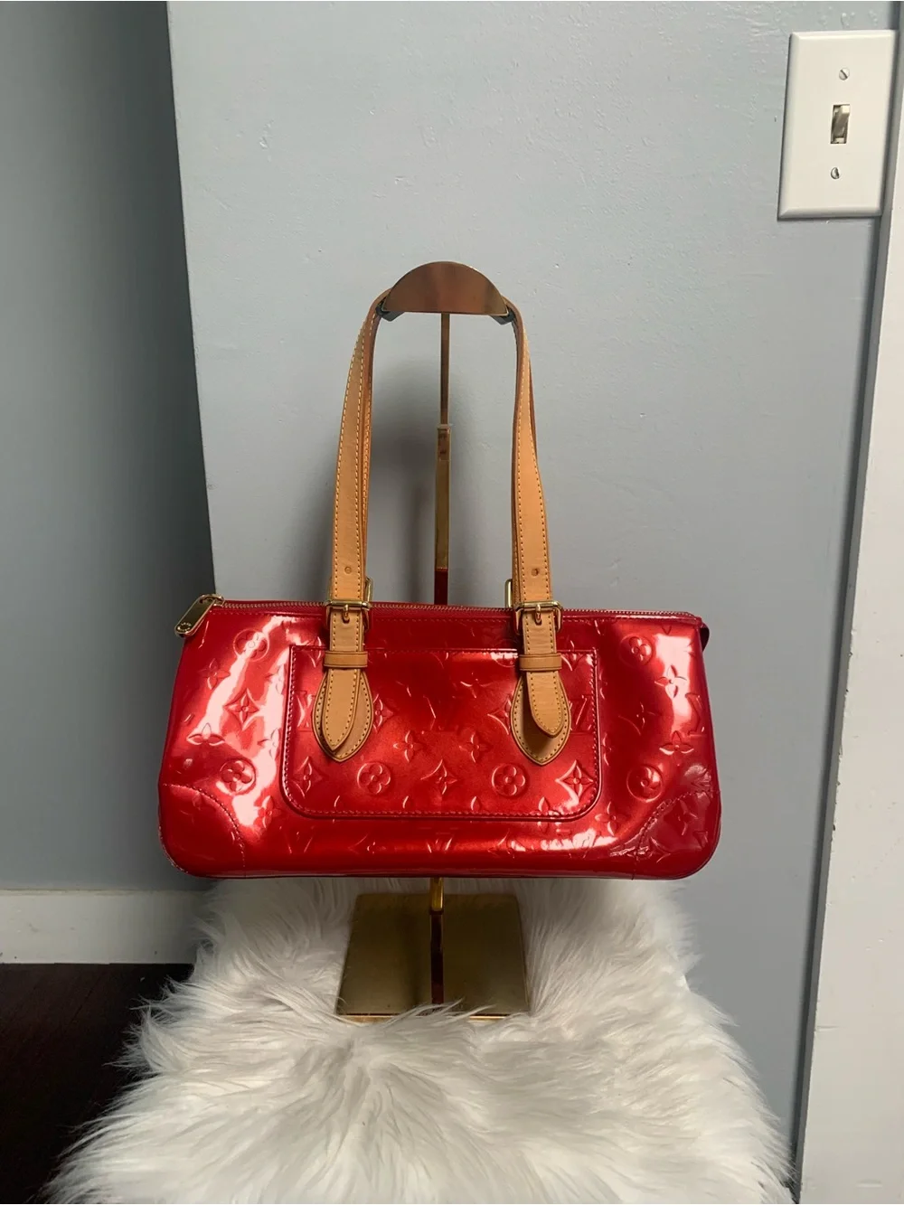 2007 authentic Louis Vuitton Rosewood Avenue red vernis leather bag - Image 5
