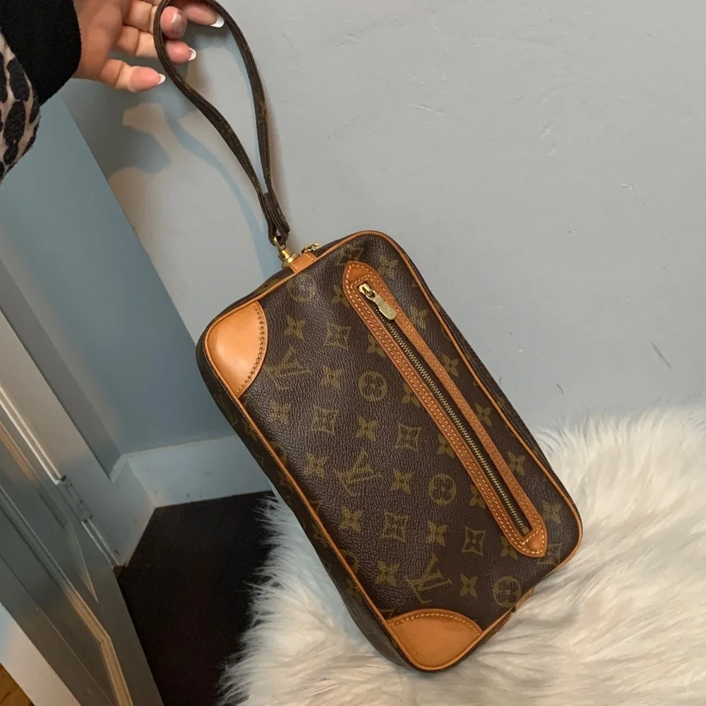 1991 authentic Louis Vuitton Dragonne GM wristlet - Image 2