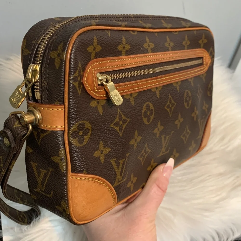 1991 authentic Louis Vuitton Dragonne GM wristlet - Image 5