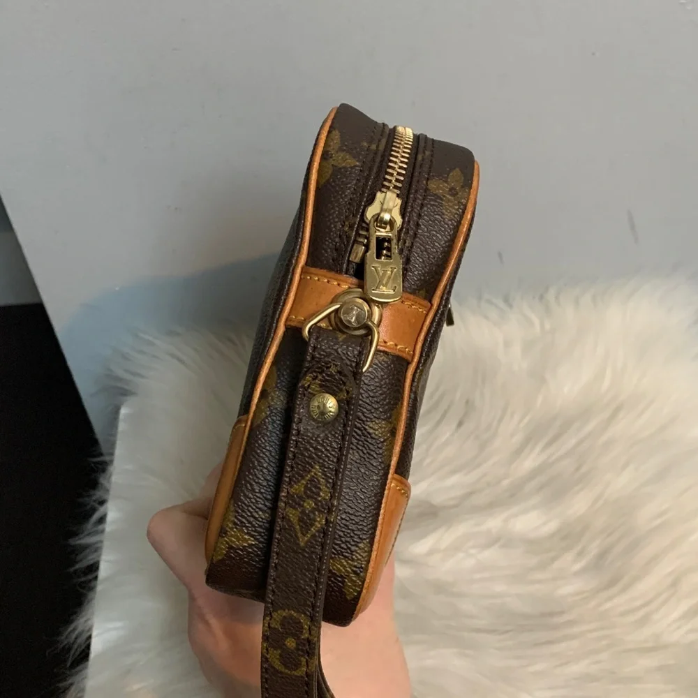 1991 authentic Louis Vuitton Dragonne GM wristlet - Image 8