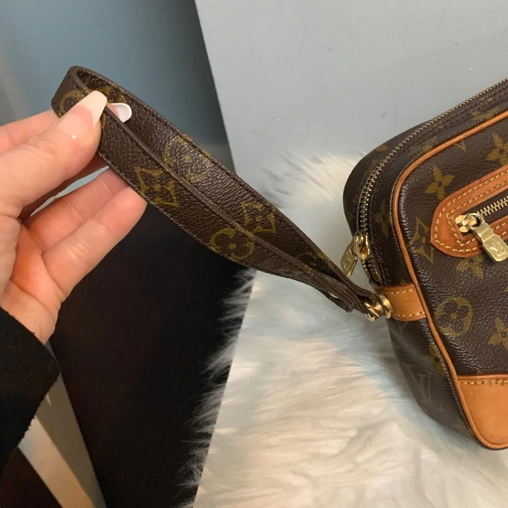 1991 authentic Louis Vuitton Dragonne GM wristlet - Image 10