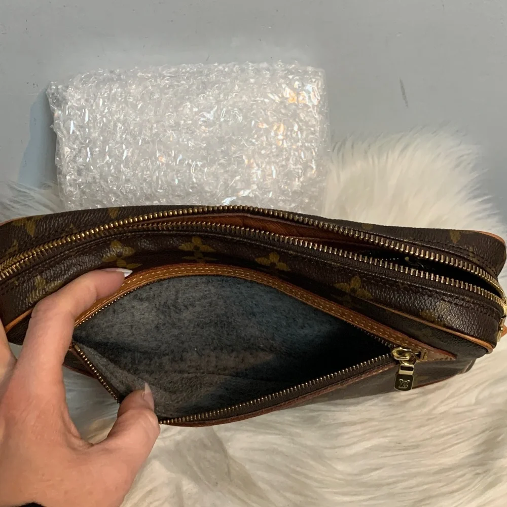 1991 authentic Louis Vuitton Dragonne GM wristlet - Image 11