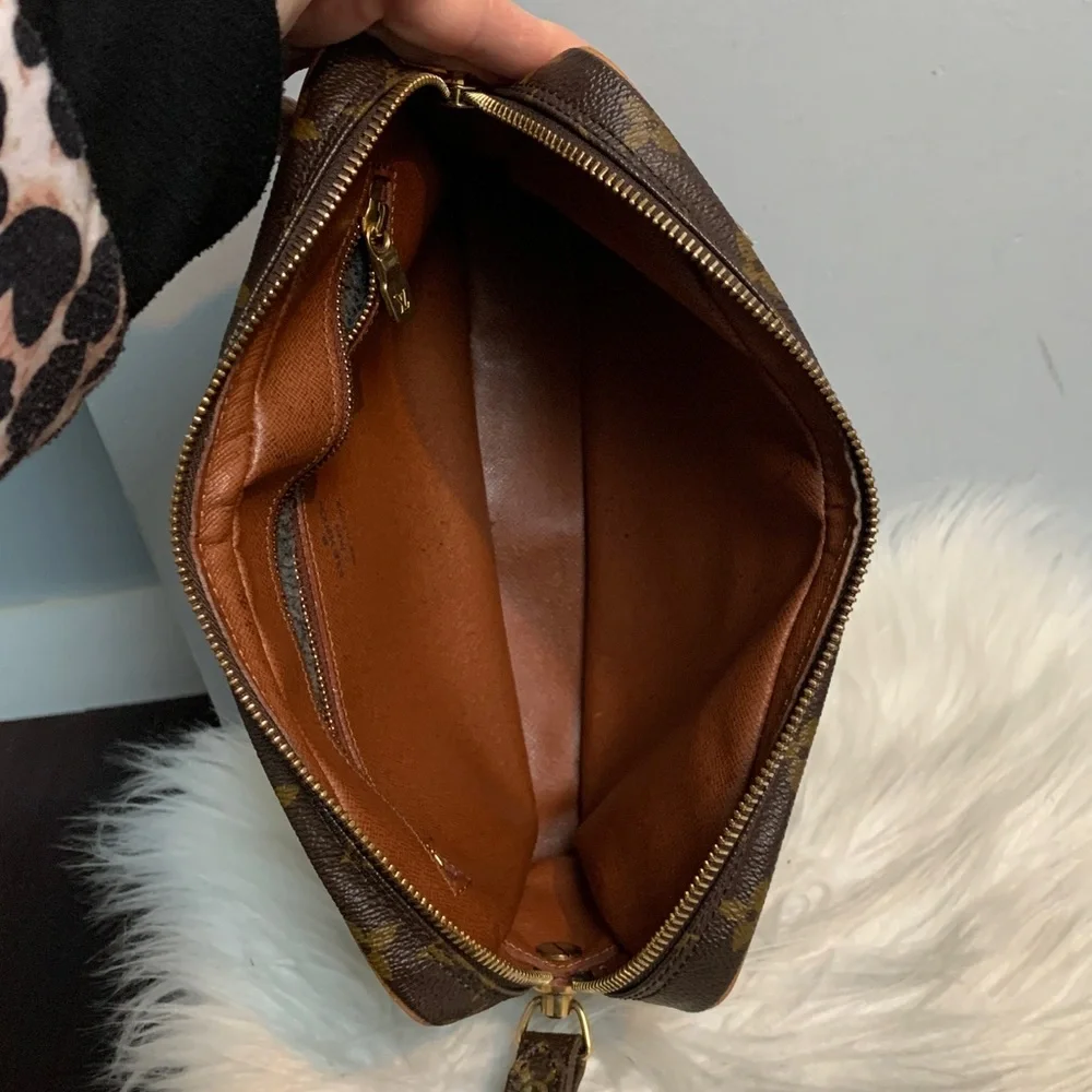 1991 authentic Louis Vuitton Dragonne GM wristlet - Image 12