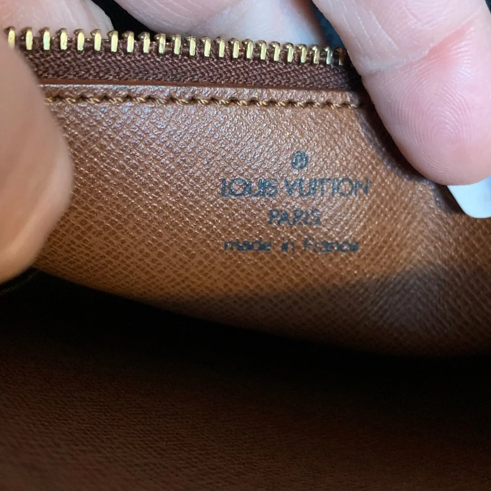 1991 authentic Louis Vuitton Dragonne GM wristlet - Image 15