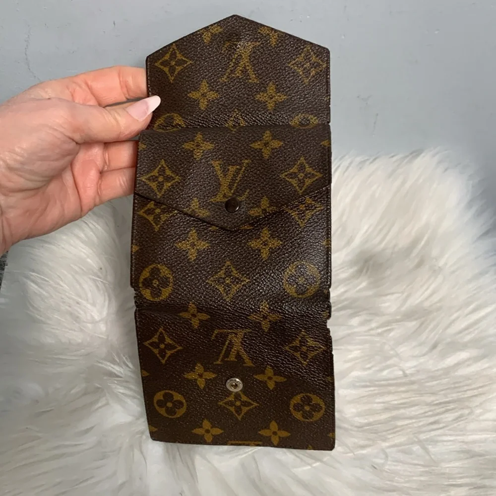 Pre date code authentic Louis Vuitton Elise wallet - extreme wear - Image 7